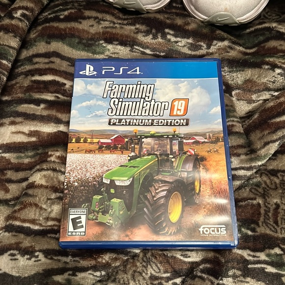 Farm Simulator 19 platinum Edition PS4 game - Picture 1 of 4